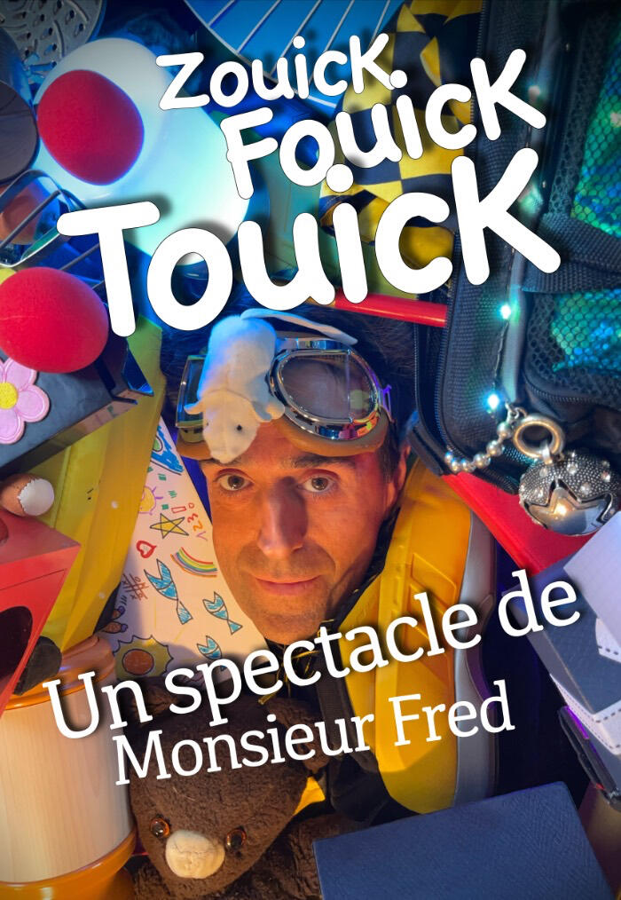 Zouick Fouick Touick Monsieur Fred en pleine course sur l’affiche de “Zouick, fouick, touick”, entouré d’éléments magiques et nostalgiques durant les festivités hivernales.
